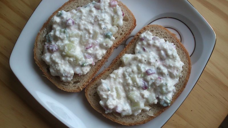 Twarożek z ogórkiem i rzodkiewką Twarożek z ogórkiem i rzodkiewką