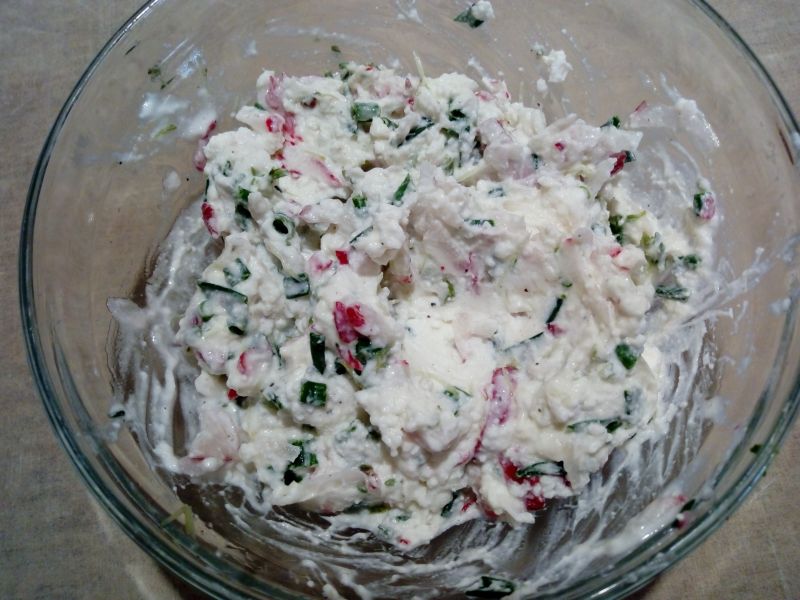 Twarożek z rzodkiewką i ziołami Twarożek z rzodkiewką i ziołami