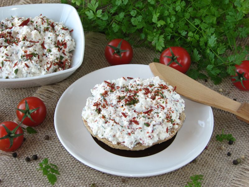 Twarożek z suszonymi pomidorami Twarożek z suszonymi pomidorami