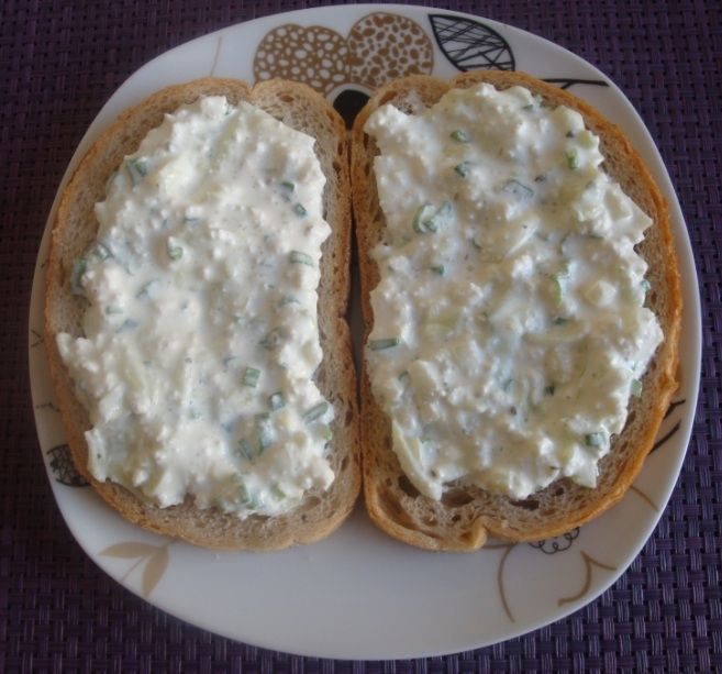 Twarożek ze szczypiorkiem i ogórkiem Twarożek ze szczypiorkiem i ogórkiem