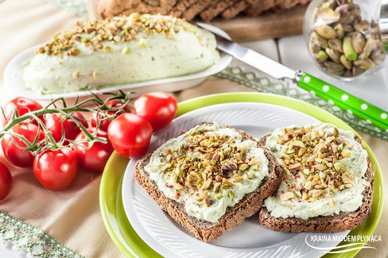 Twarożkowa pasta z awokado i pistacjami Twarożkowa pasta z awokado i pistacjami