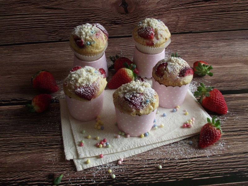 Twarożkowe muffiny  z truskawkami
