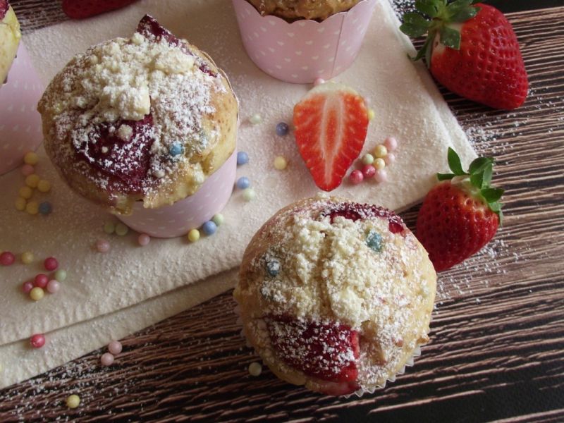 Twarożkowe muffiny  z truskawkami