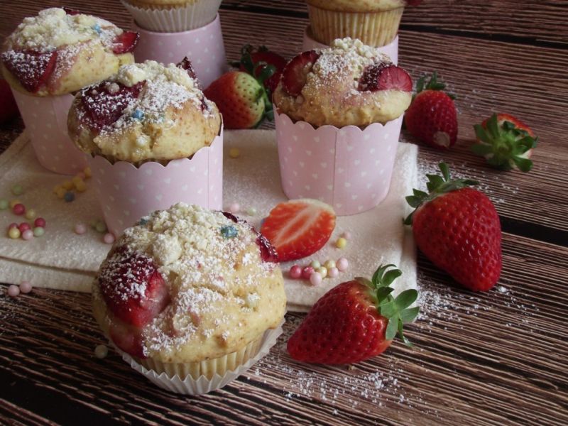 Twarożkowe muffiny  z truskawkami