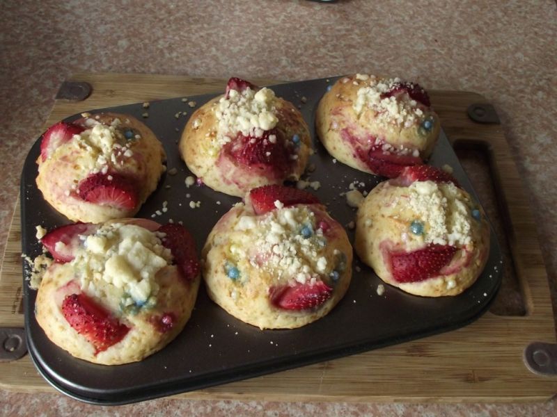 Twarożkowe muffiny  z truskawkami