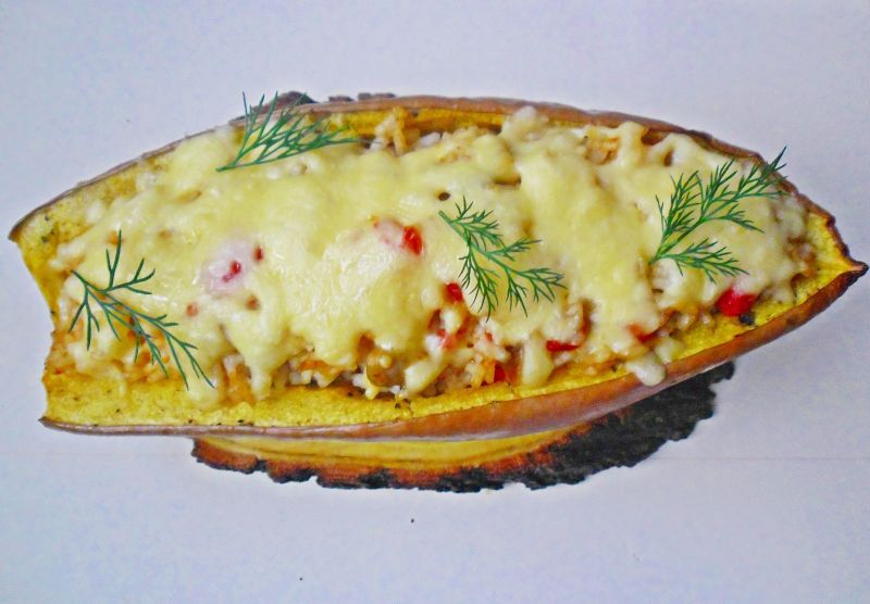 Tykwa faszerowana ryżem i warzywami 