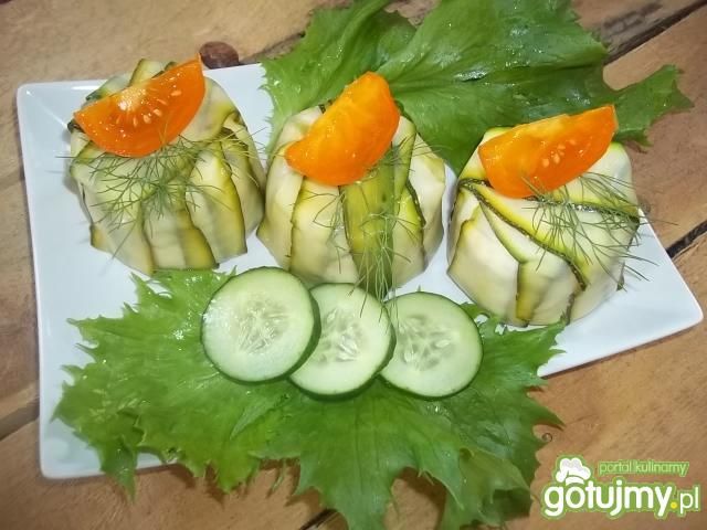 Tymbaliki z cukinii z marynowanym śledzi Tymbaliki z cukinii z marynowanym śledzi