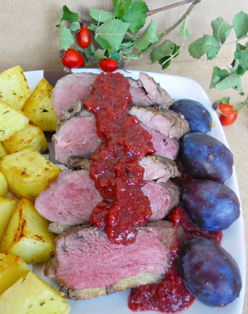 Tymiankowa pierś z kaczki z sosem śliwkowym