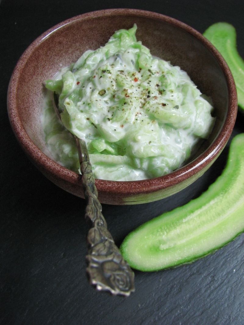 Tzatziki z czosnkiem niedźwiedzim Tzatziki z czosnkiem niedźwiedzim