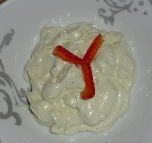 Tzatzyki - sos czosnkowy Tzatzyki - sos czosnkowy