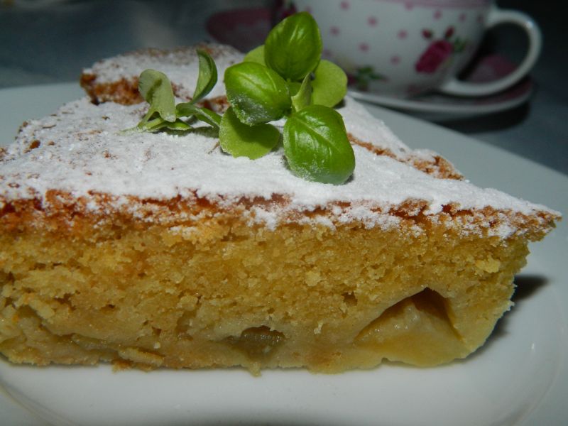 Ucierane ciasto z gruszkami