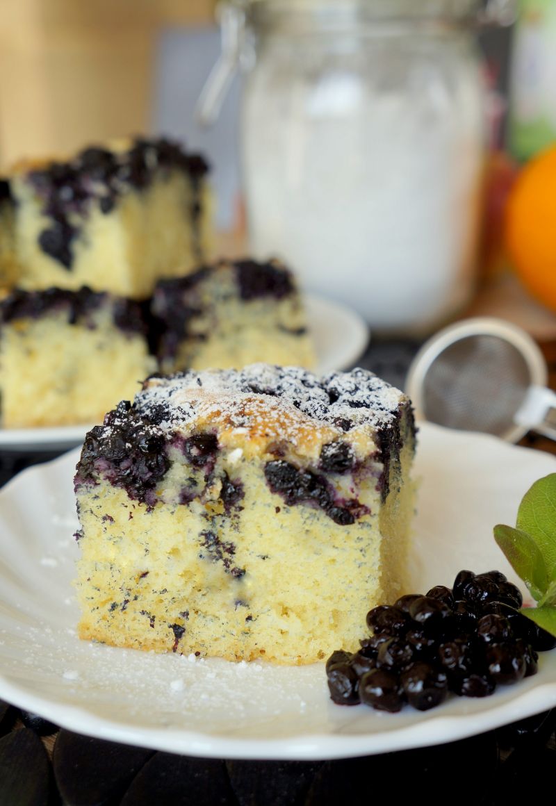 Ucierane ciasto z owocami