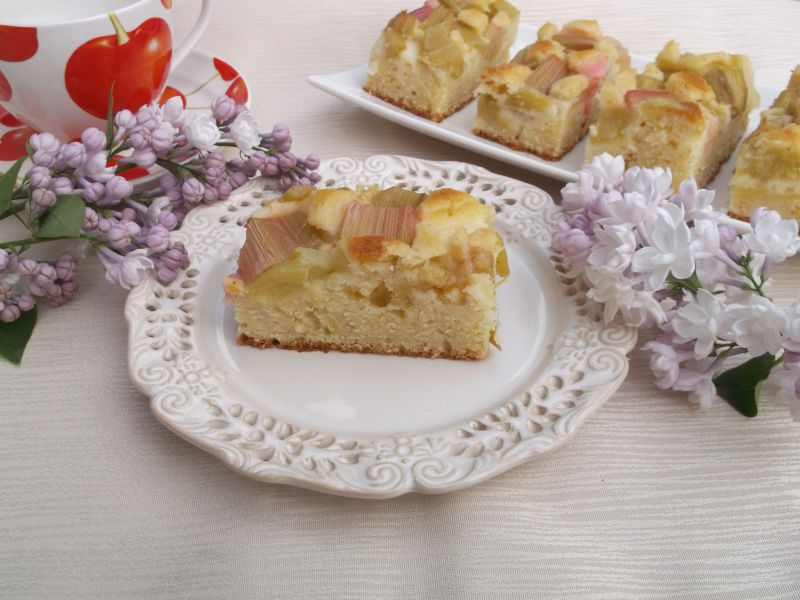 Ucierane ciasto z rabarbarem Ucierane ciasto z rabarbarem