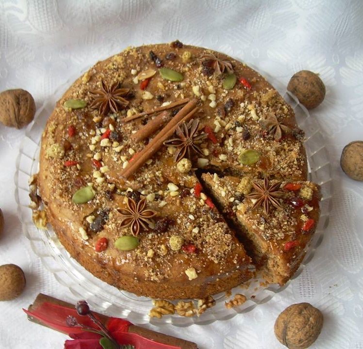 Ucierane ciasto z rumem i orzechami (korzenne) Ucierane ciasto z rumem i orzechami (korzenne)