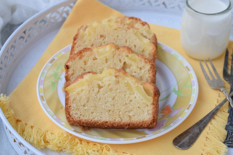 Ucierane śmietanowe ciasto z ananasem Ucierane śmietanowe ciasto z ananasem