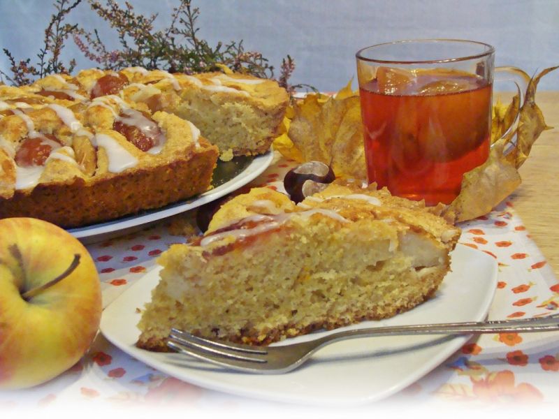 Ucieraniec z sezonowymi owocami 