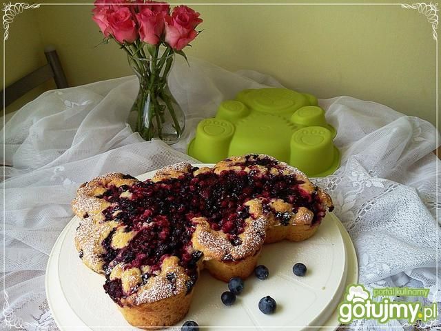 Ucierany misiek z owocami 