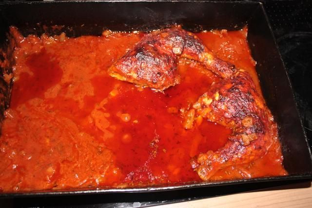 Udka duszone w sosie pomidorowym