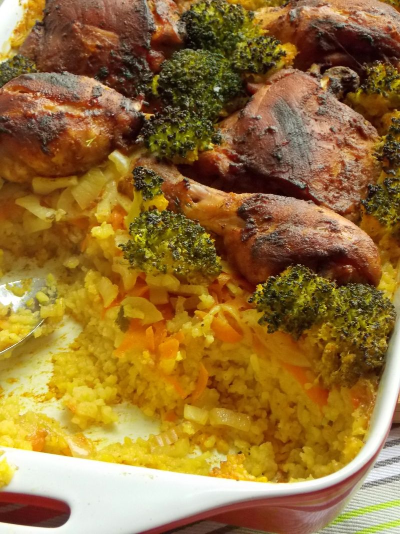 Udka na żółtym ryżu z warzywami