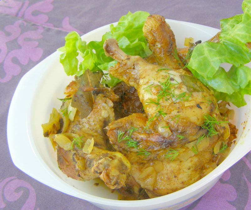 Udka pieczone kurczaka w majonezie,cebulą z rękawa