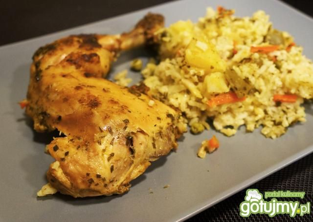 Udka pieczone w ryżu z warzywami