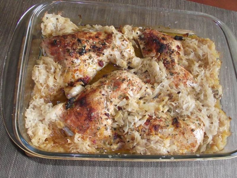 Udka pieczone z duszoną kapustą 