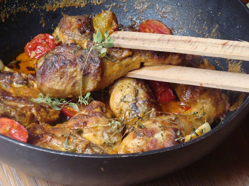 Udka w czerwonym carry