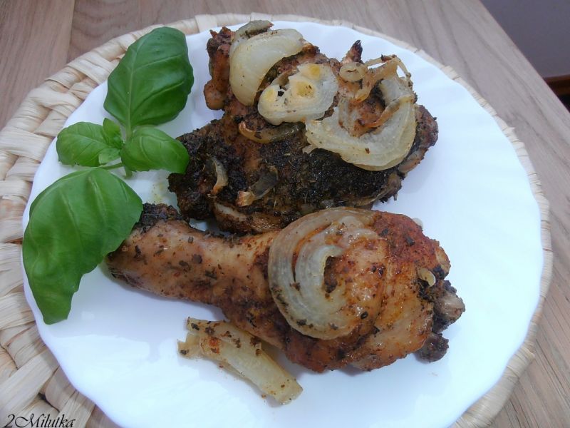 Udka w majeranku pod pierzyną z cebuli