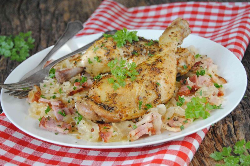 Udka z kapustą kiszoną i boczkiem