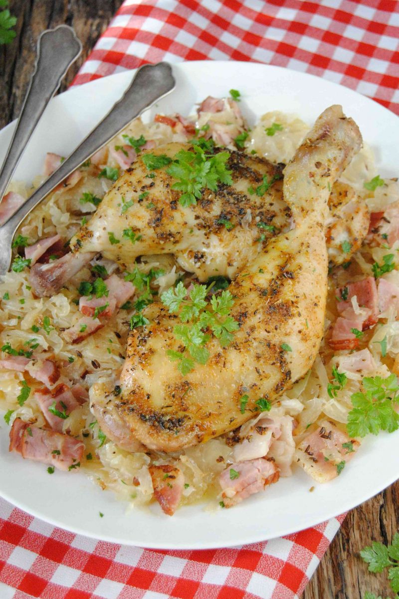 Udka z kapustą kiszoną i boczkiem