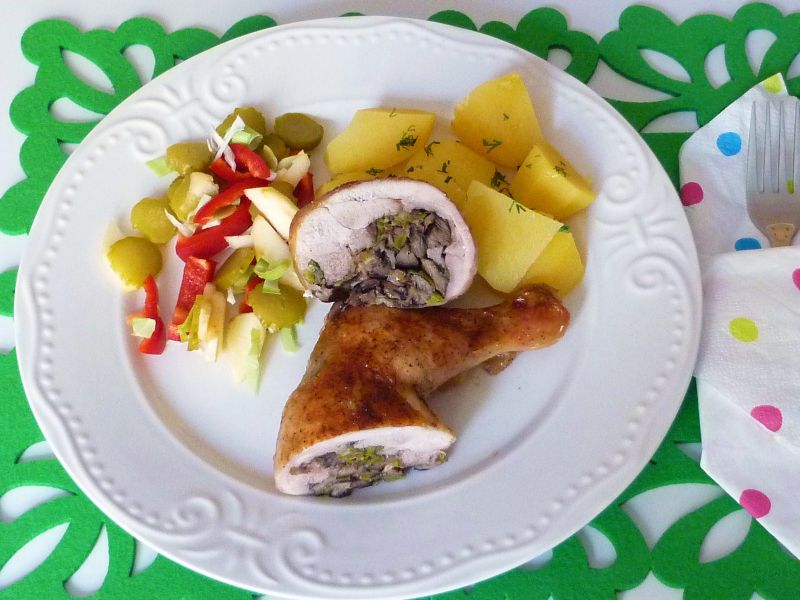 Udka z kurczaka nadziewane opieńkami Udka z kurczaka nadziewane opieńkami