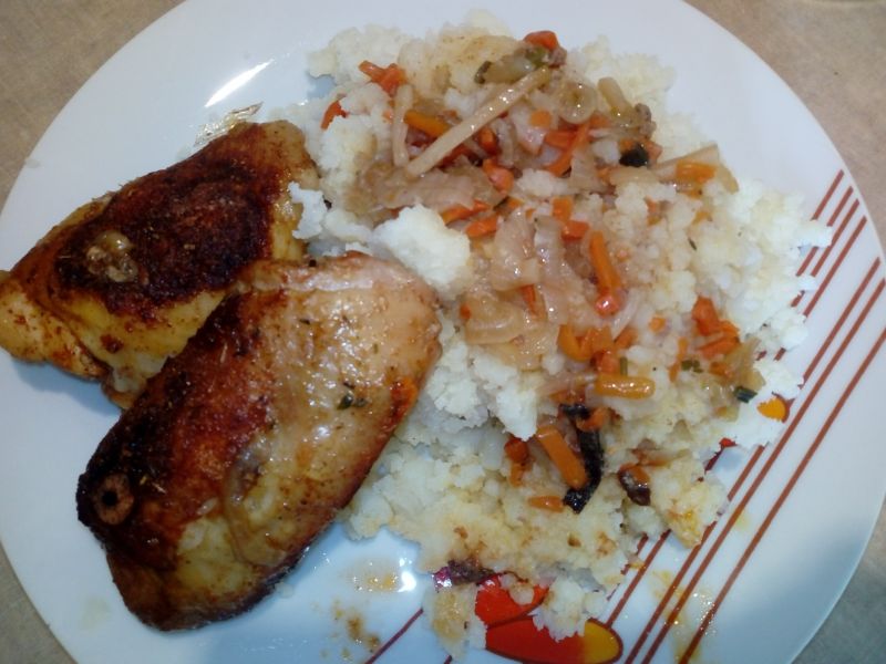 Udka z kurczaka pieczone na warzywach