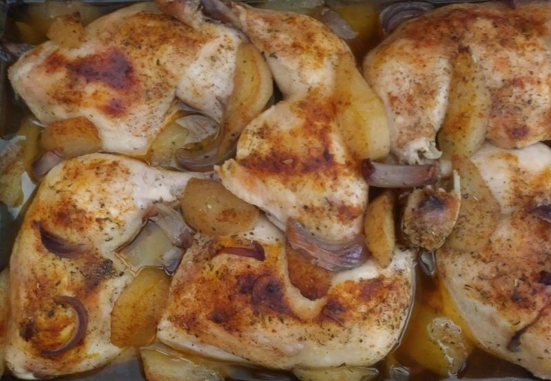 Udka z kurczaka pieczone z gruszkami Udka z kurczaka pieczone z gruszkami