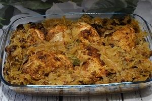 Udka z kurczaka w kapuście