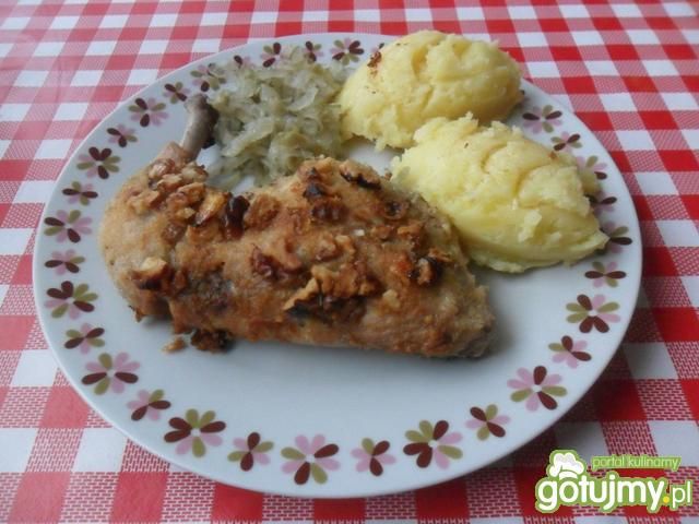 Udka z kurczaka w orzechowej panierce 