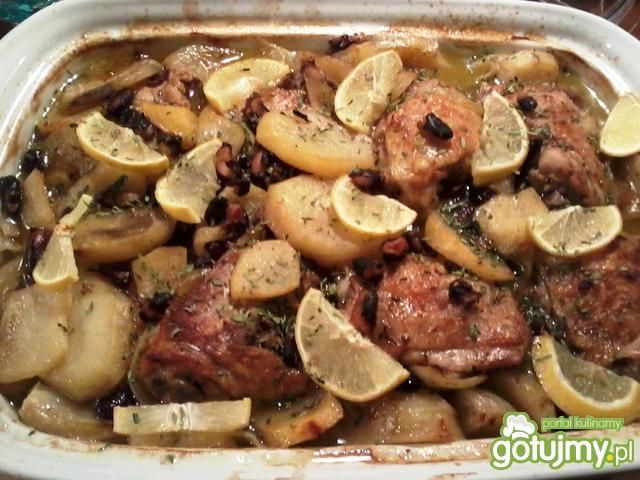 Udka z kurczaka z fasolą i ziemnaczkami Udka z kurczaka z fasolą i ziemnaczkami