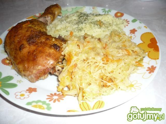 Udka z kurczaka z kiszoną kapustą Udka z kurczaka z kiszoną kapustą