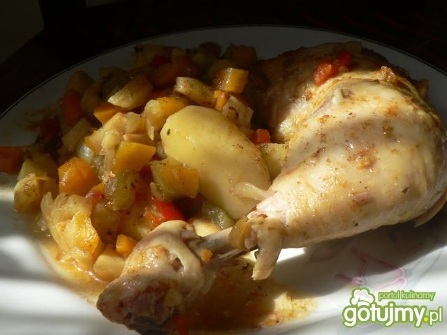 Udka z kurczaka z warzywami z rękawa Udka z kurczaka z warzywami z rękawa