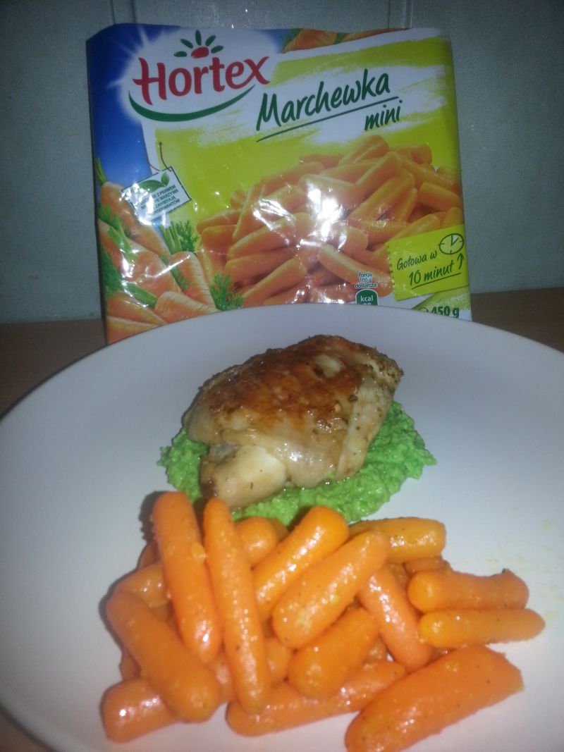 Udko na puree z groszku z karmelizowaną marchewką Udko na puree z groszku z karmelizowaną marchewką