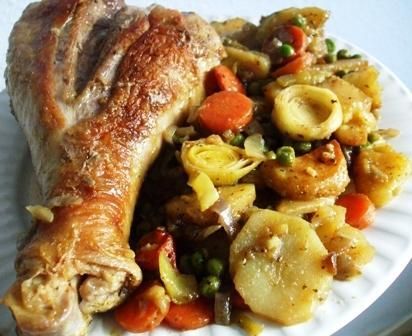 Udziec indyka w warzywkach