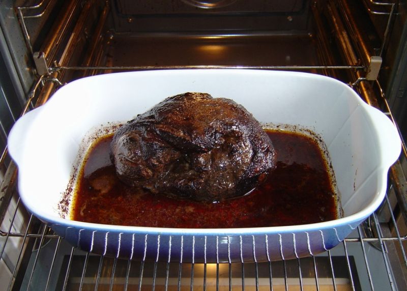 Udziec Jagnięcy w Czerwonym Winie Udziec Jagnięcy w Czerwonym Winie