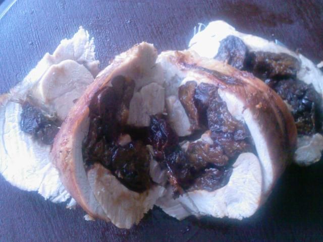 Udziec z indyka ze śliwką 