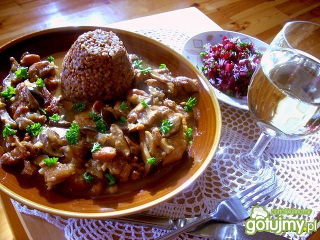 Udziki w sosie winno - borowikowym  Udziki w sosie winno - borowikowym