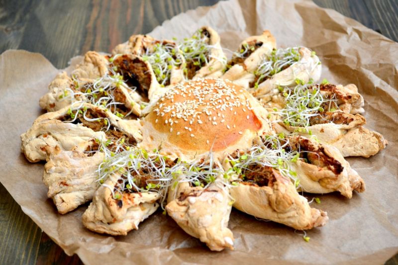 UFO - Chleb z nadzieniem mięsno-gryczanym UFO - Chleb z nadzieniem mięsno-gryczanym