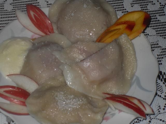 UFO  -  pierogi z nadzieniem owocowym UFO  -  pierogi z nadzieniem owocowym