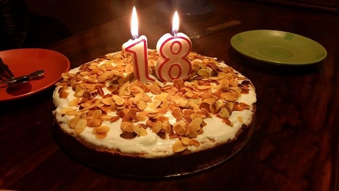 Urodzinowo - świąteczne ciasto marchewkowe  Urodzinowo - świąteczne ciasto marchewkowe