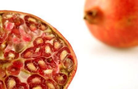 usta jak owoc granatu