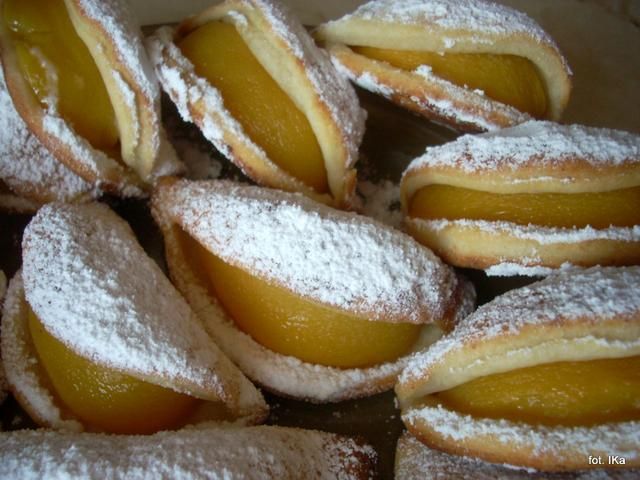 Usteczka serowe z brzoskwiniami  Usteczka serowe z brzoskwiniami