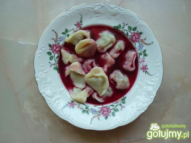 Uszka z pieczarkami i wędzonym boczkiem Uszka z pieczarkami i wędzonym boczkiem