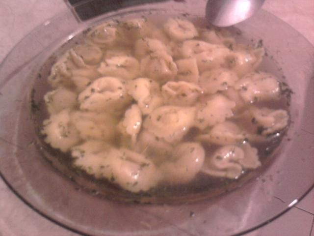 Uszka z proszutto w rosole  Uszka z proszutto w rosole